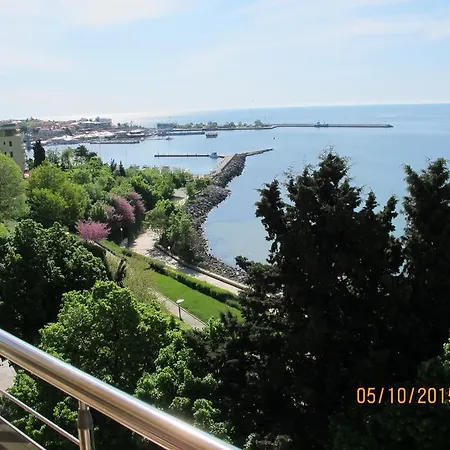 Black Sea شقة